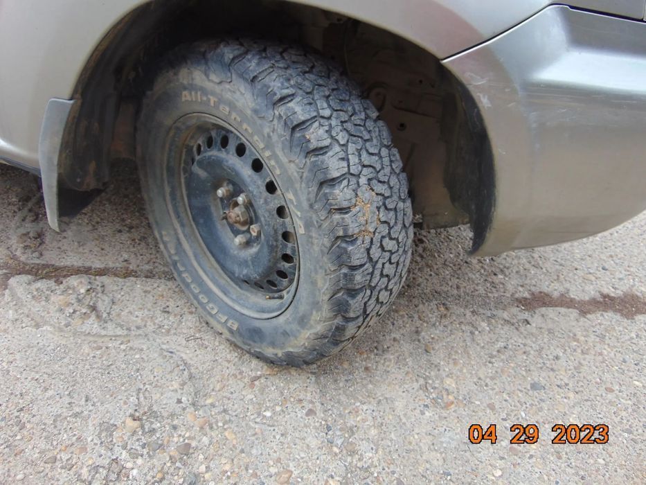 Jante Nissan X Trail t30 jante metal cu anvelope teren off road r16 ca