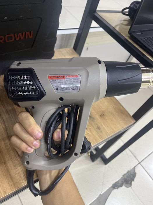 продается фен Crown 200w