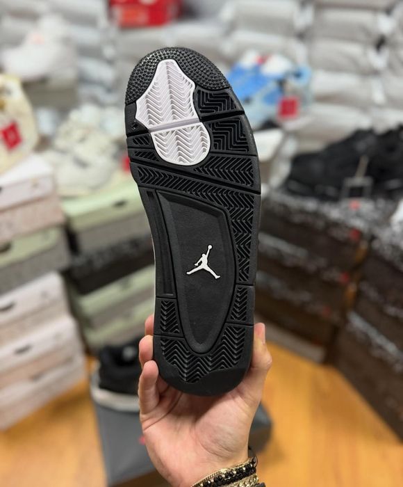 Jordan 4 White Thunder