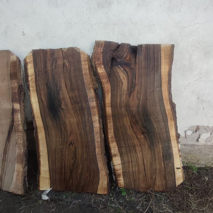 Плотове от вековен орех