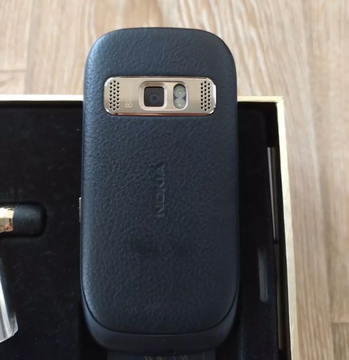 Nokia Oro- 18к златно покритие, чисто нов, уникат!