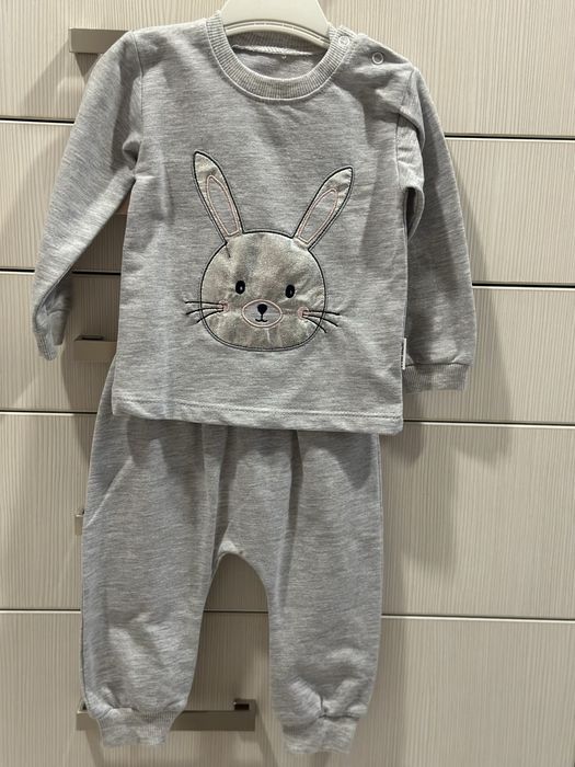 Нов бебешки комплект 80 / 12 месеца