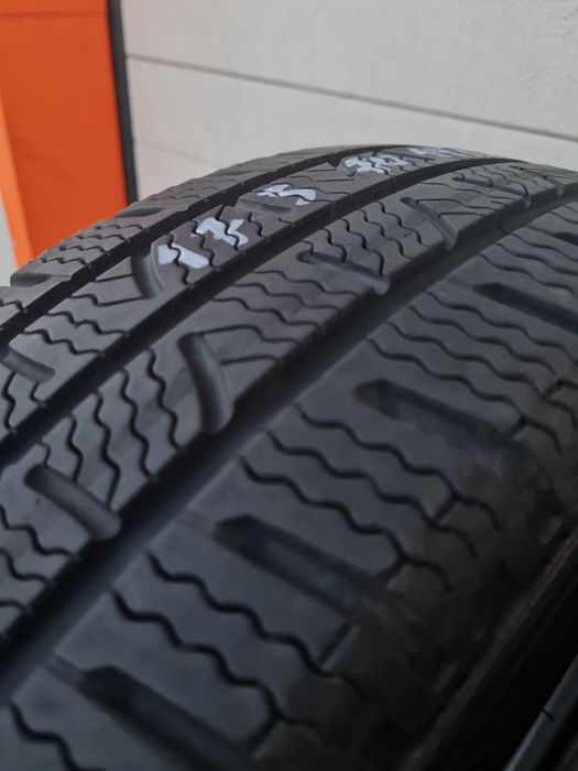 Зимни гуми 2 броя PIRELLI Carier Winter 175 70 R14C дот 3020