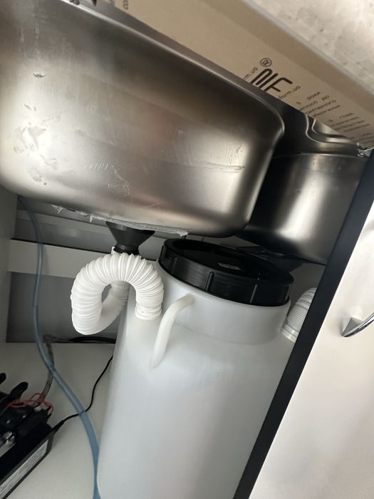 Продавам чисто нова търговска каравана