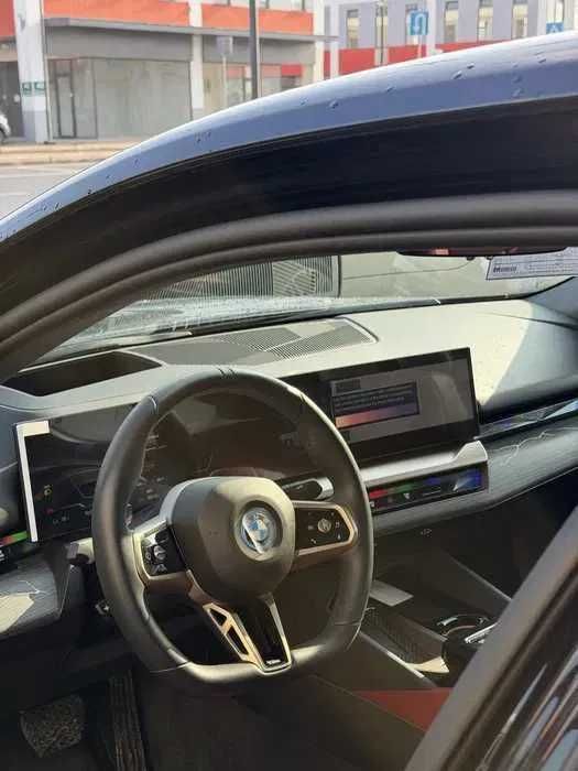 BMW I5 50L sport naqd va halol nasiyaga