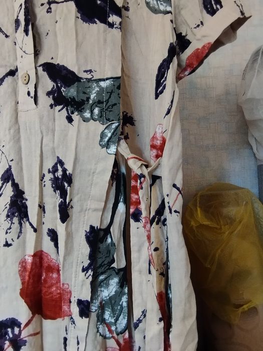 Продам платье с рукавами