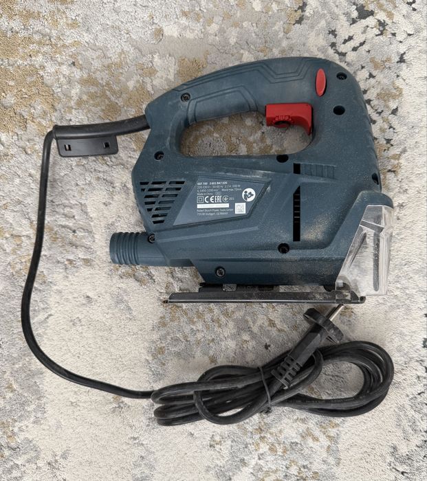 Лобзик Bosh новый