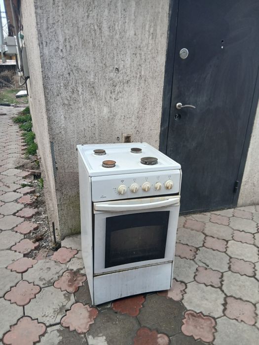 Продам газовую плиту