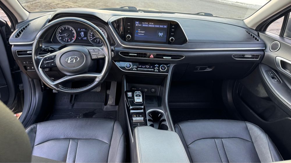 Hyundai sonata 2023 года