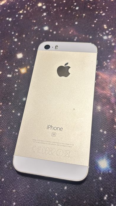 iPhone SE 2016, 64GB, 73% Батерия