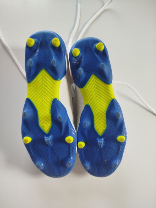 Ghete de fotbal albe