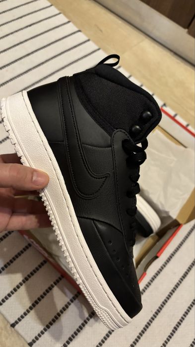 Сникърси/маратонки Nike Court Vision Mid Wntr