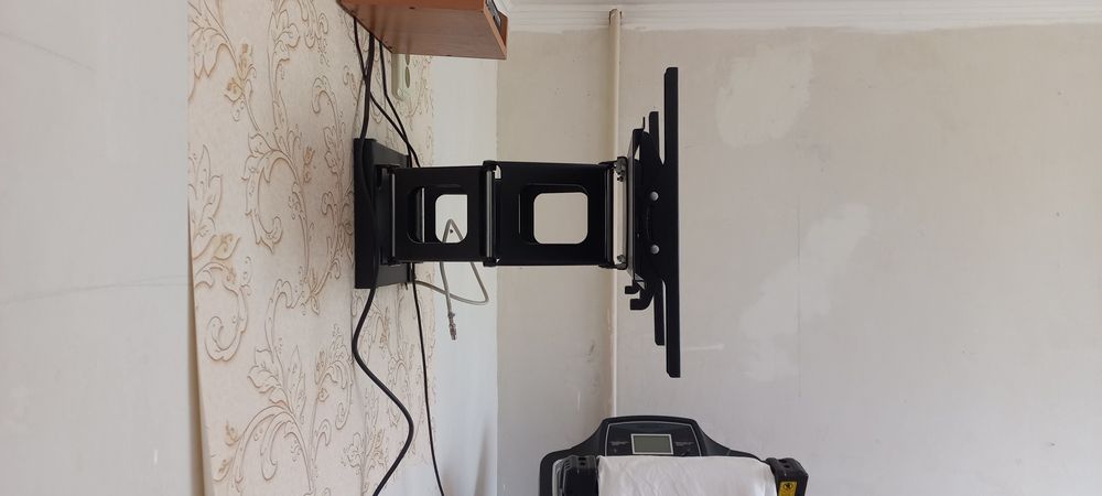 Кронштейн для телевизора.