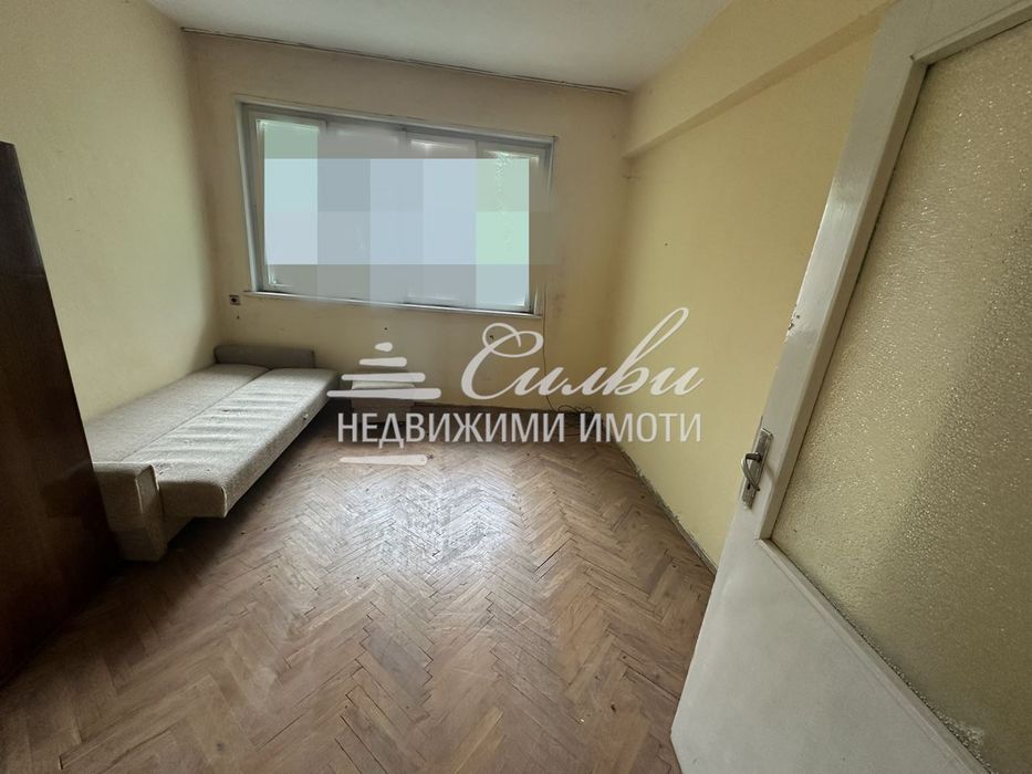 Продава се Тристаен апартамент в Шумен, Център - 75 кв.м за 1224 €/кв.м - Снимка #9