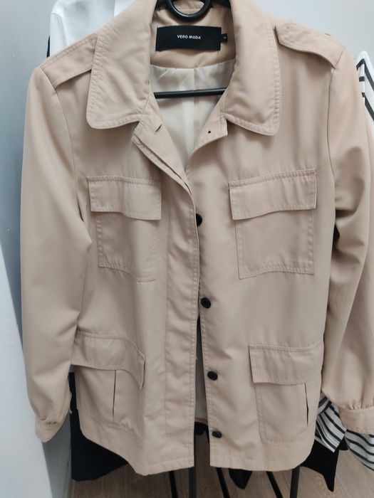 Продается осенняя куртка