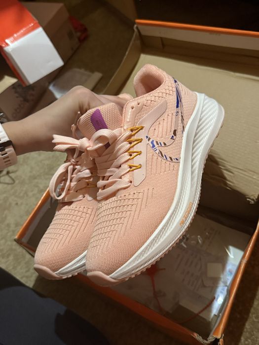 Кроссовки Nike новые