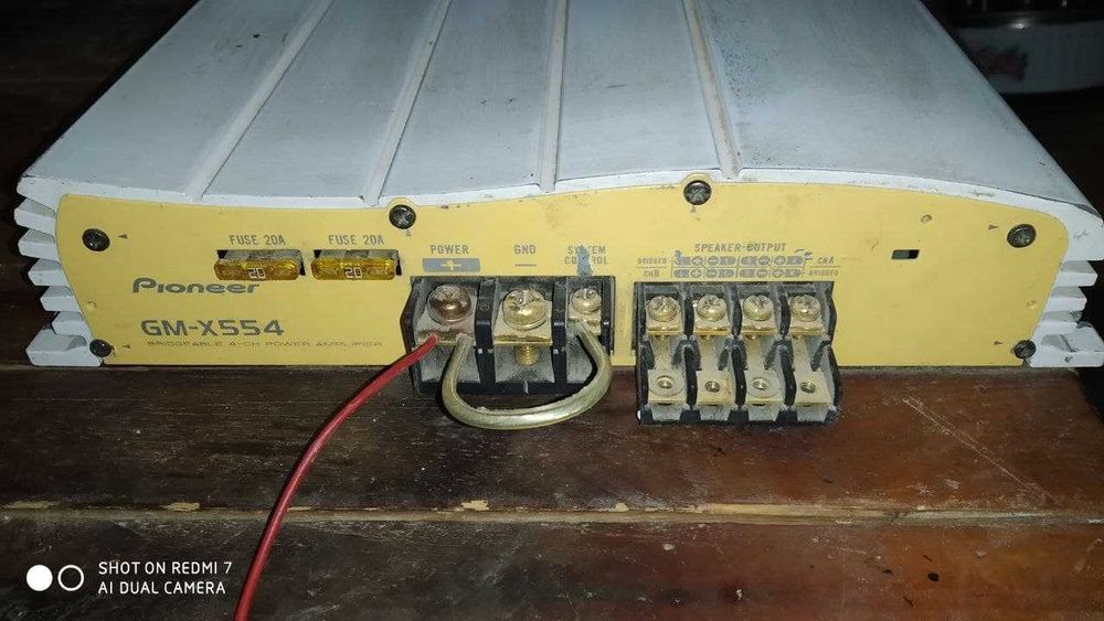 Усилител Pioner холати зур айби ёк ишлаб турибти