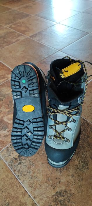 Bocanci tehnici de altitudine la sportiva Barunțze nr. 42