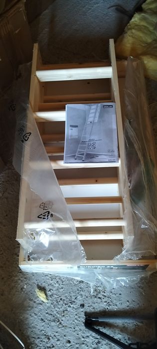 Vând scara mansarda standard lemn 110*60