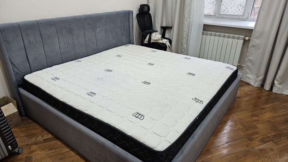 Продам кровать 2х2 с матрасом