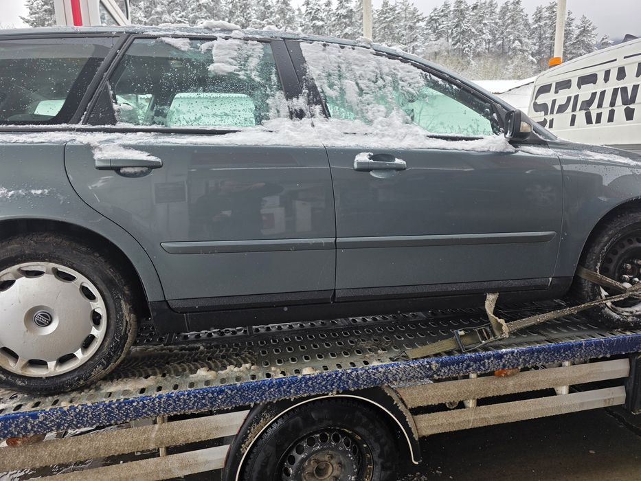 Врати за Volvo V50 2005 година