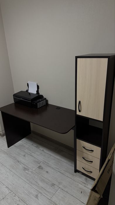 Продам компьютерный стол