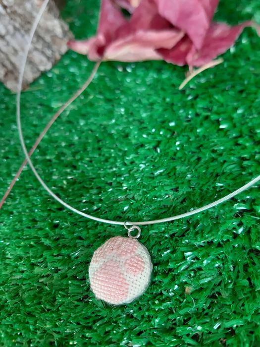 Бижута с ръчна бродерия