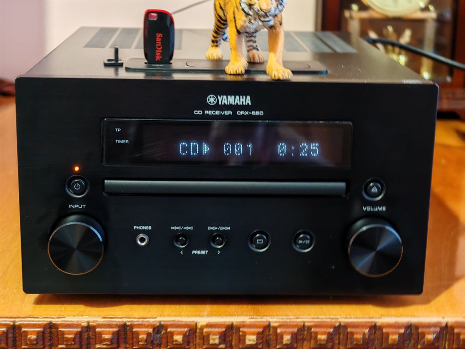 Yamaha CRX-550. Receiver cu cd, usb, radio RDS. Ca nou. Preț fix !