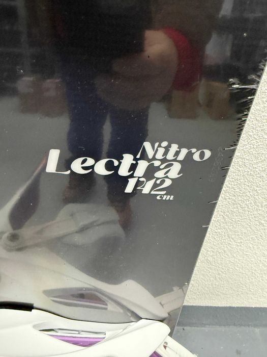 placa noua snowboard nitro lectra L142cm