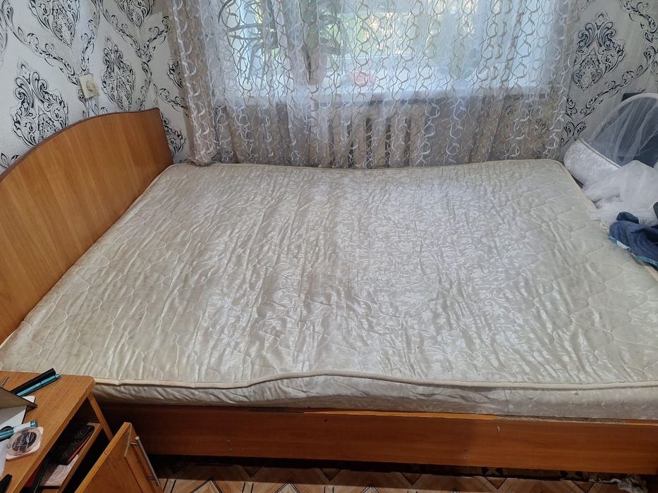 Продам двухспальную кровать