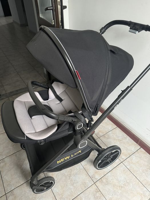 Коляска прогулочная