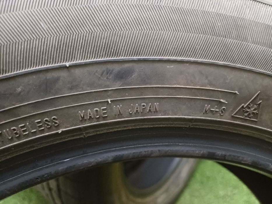 Шины 185/65 R15 Dunlop комплект.