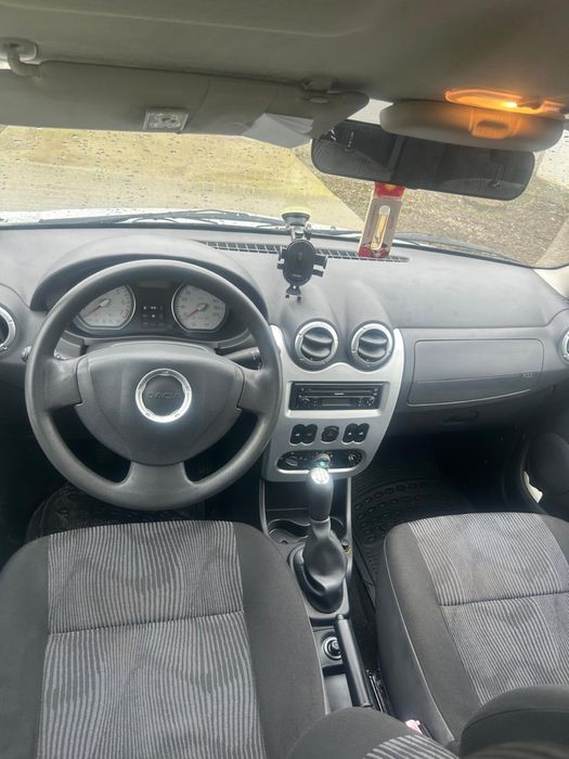 Dacia Logan 1.4mpi. An 2008. km reali 49000