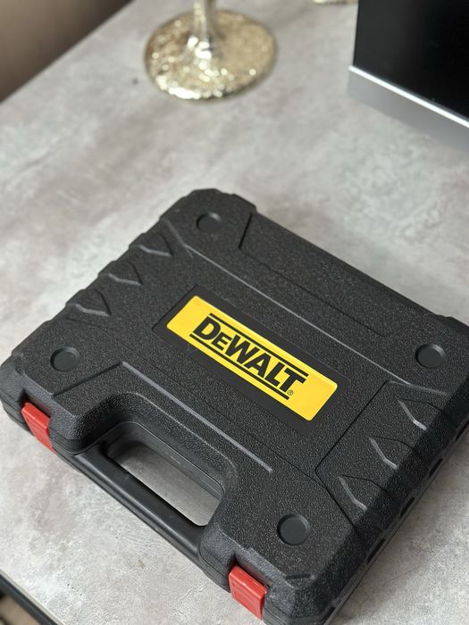 Продам шуруповерт Dewalt