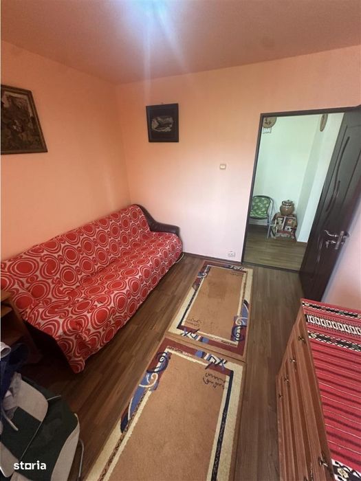 Decomandat cu 2 bai si 2 balcoane