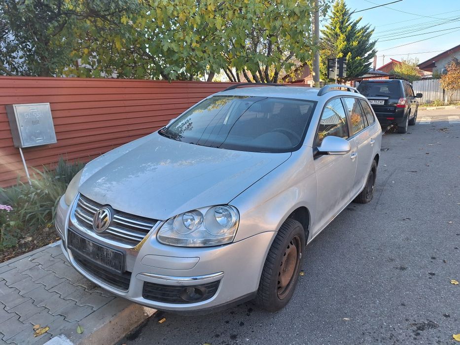 Capota ,aripi ,far dreapta i Vw Golf 5,la7w