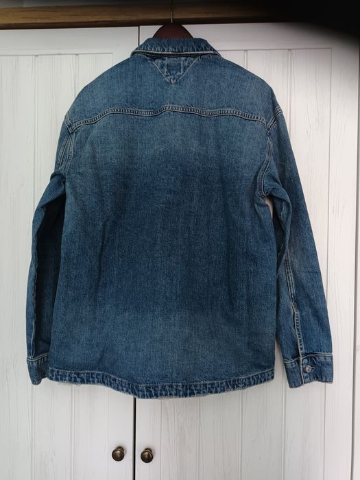 Ново оригинално яке Tommy Hilfiger Jeans, размер S