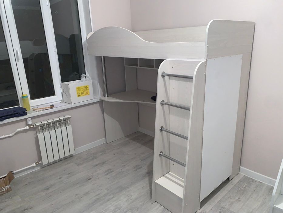 Продам кровать двухярусный!
