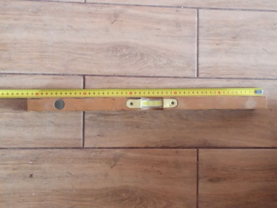 Нивелири дървени