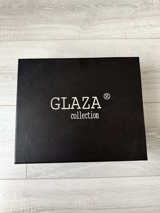 Елегантни високи обувки с камъни