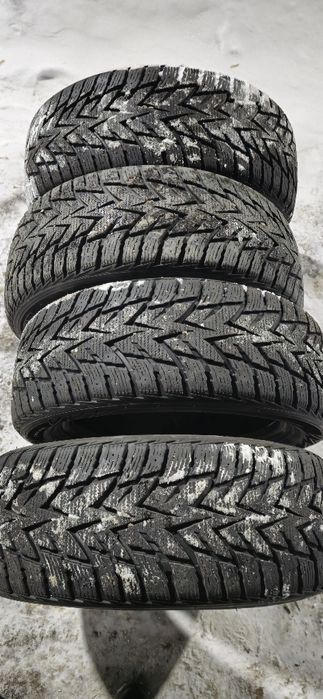Продаю комплект б/у резины