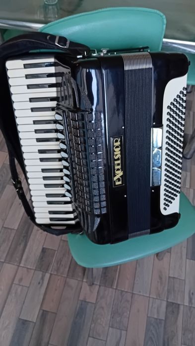 Vind acordeonr. EXCELSIOR . 120 bași