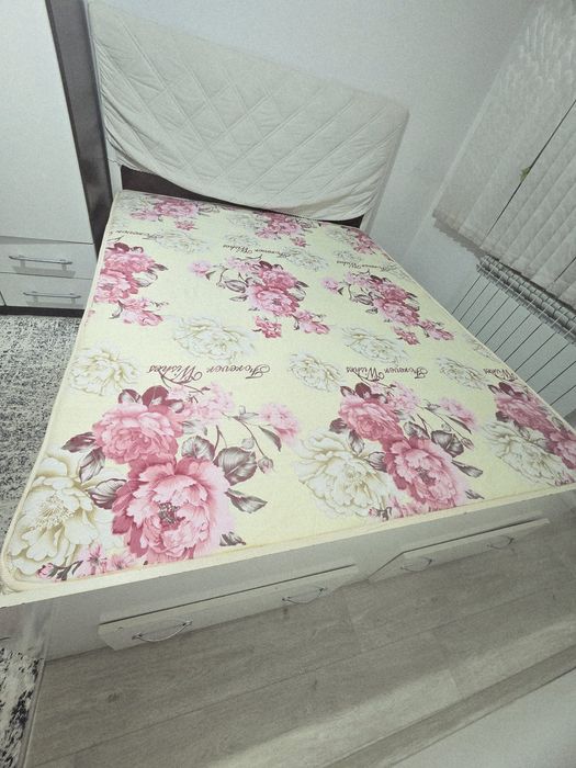 Шифонер и кровать