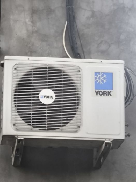Продаётся кондиционер Марки YORK 18