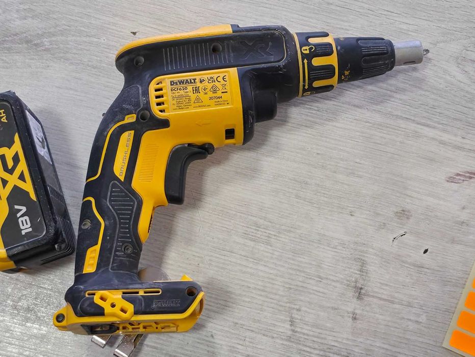 DeWALT DCF620 + батерия DeWALT DCB184 18V 5.0Ah – винтоверт за гипсокартон