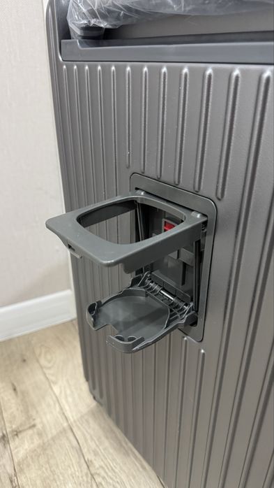 Продам Чемодан новый