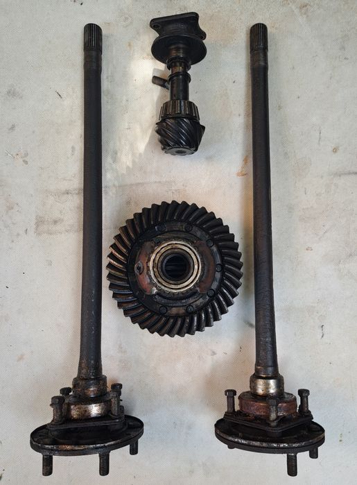 Диференциал и полуоски за " Волга ГАЗ-24"