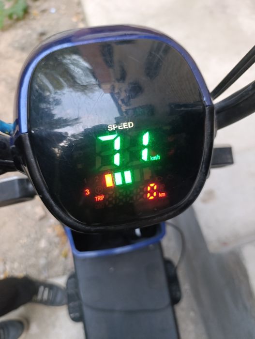 Скутер электро сотилади