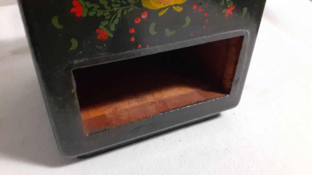 Rasnita veche cafea pictata manual ( obiect de decor)