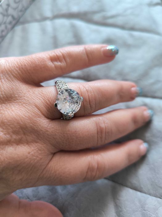 Сребърен пръстен с камък